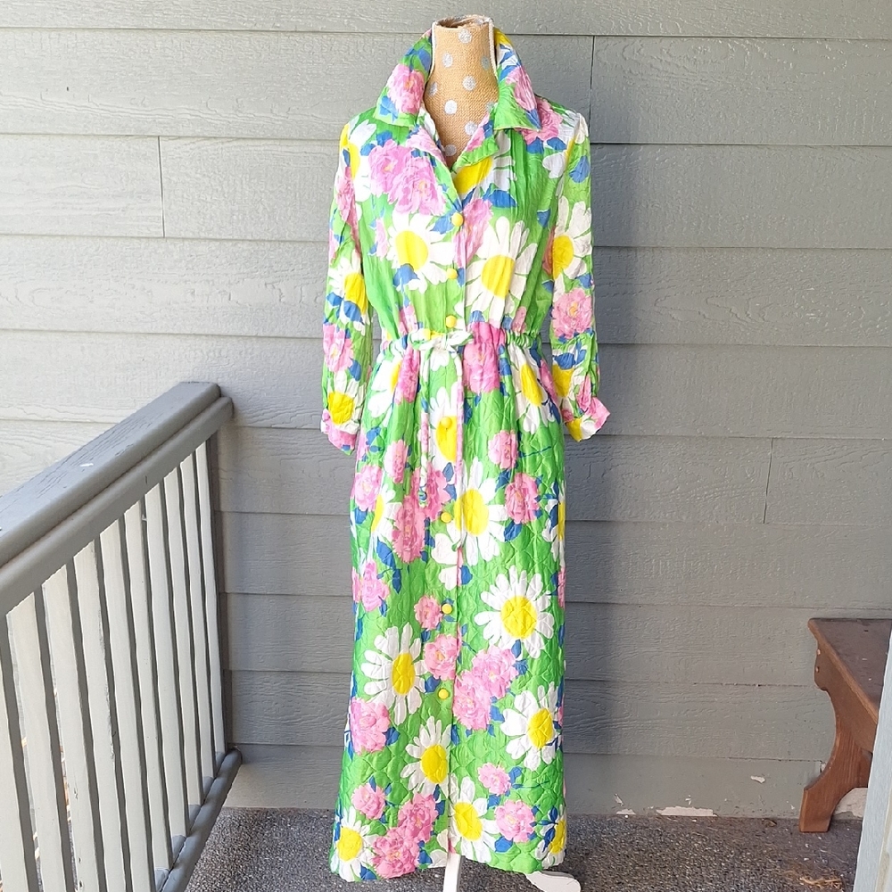 RARE Vintage 60s Plus Size 16 Floral Quilted House Dress/coat /robe Whimsical